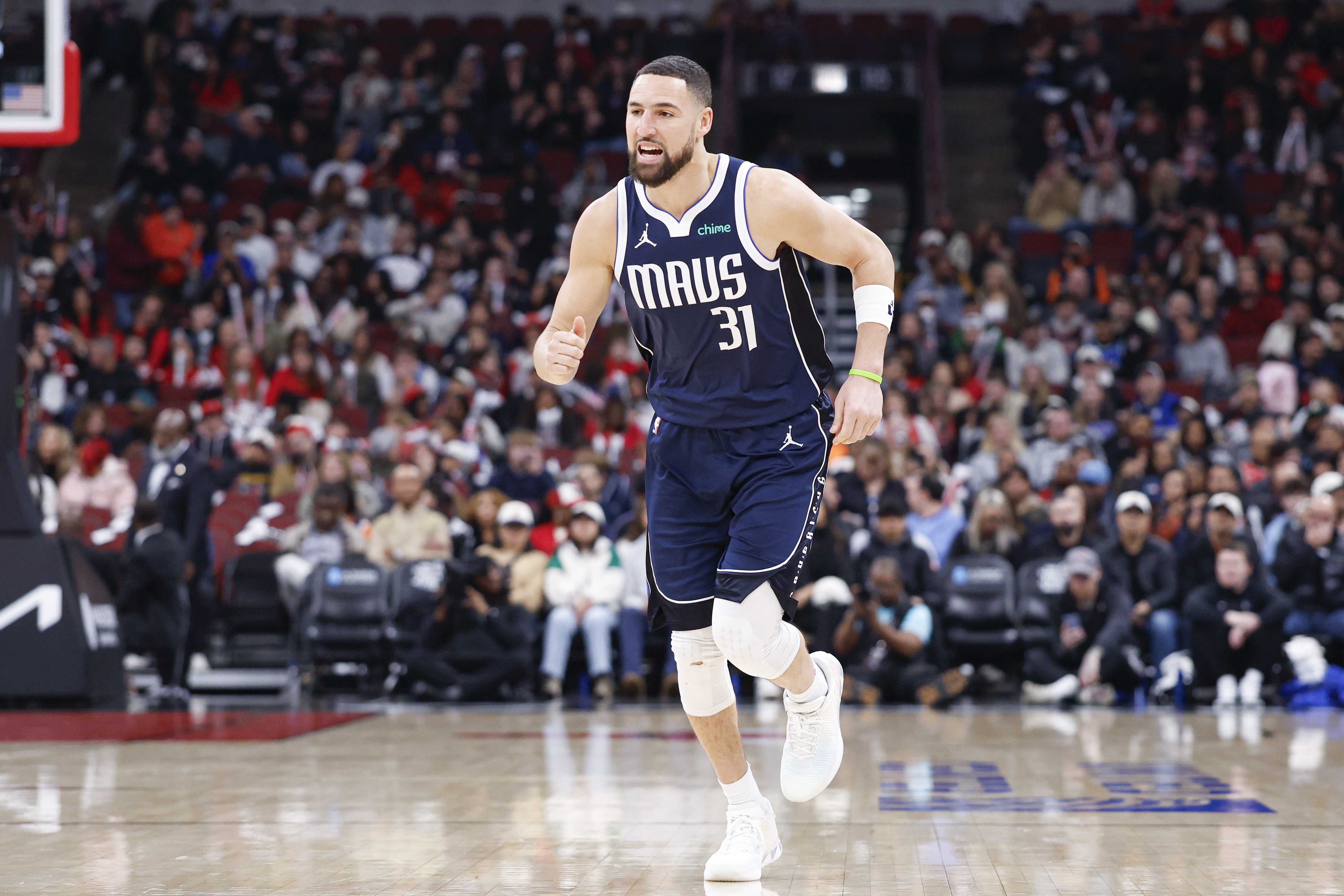 hth-克里斯蒂:你会想尽办法多向克莱学习 与他成为队友太幸运了